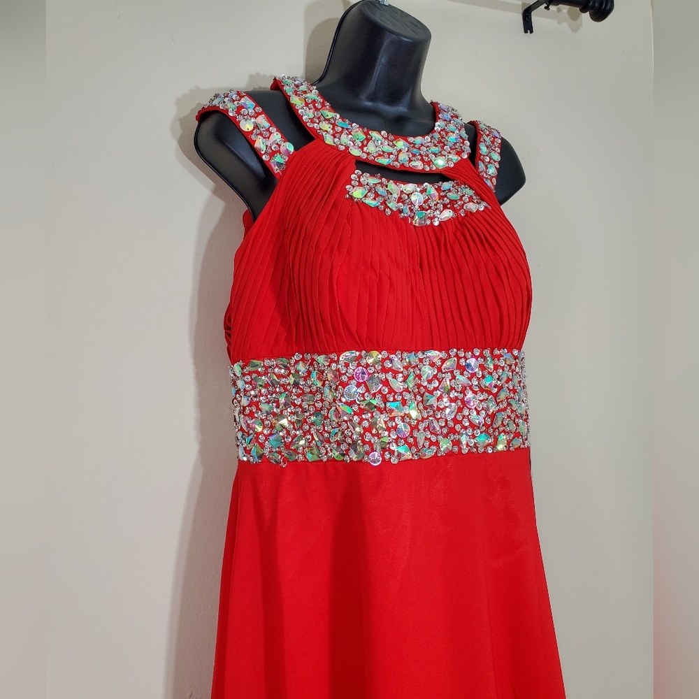 Red Sequence Trimed Top Dress. View 6